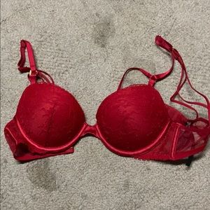 Like New Victoria’s Secret Push Up Bra